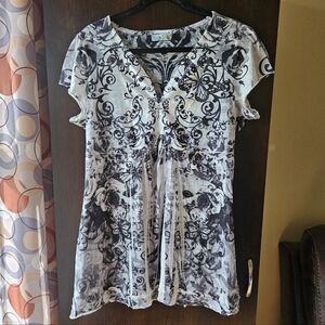 Unity World Wear Black and White Floral Blouse